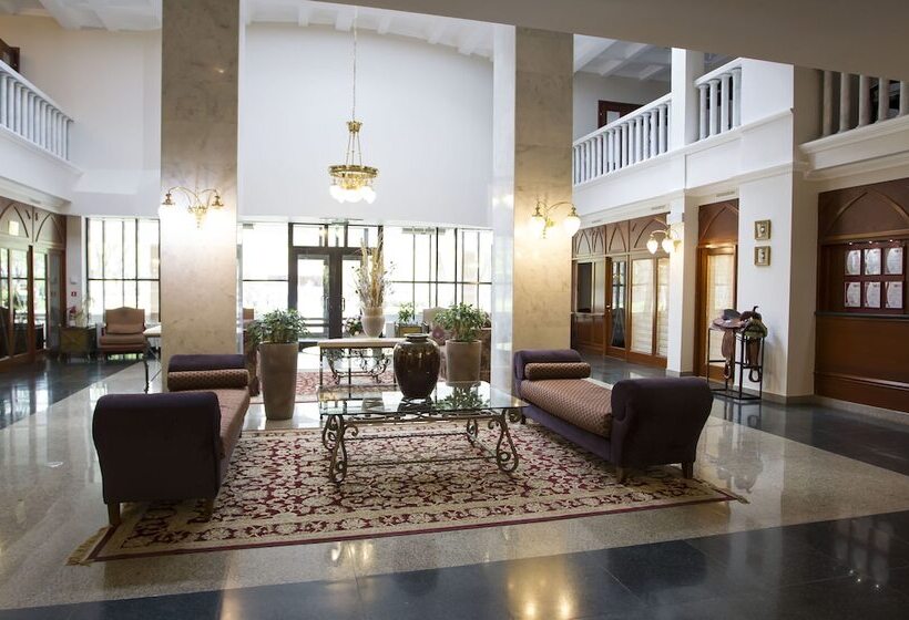 هتل Atyrau Dastan