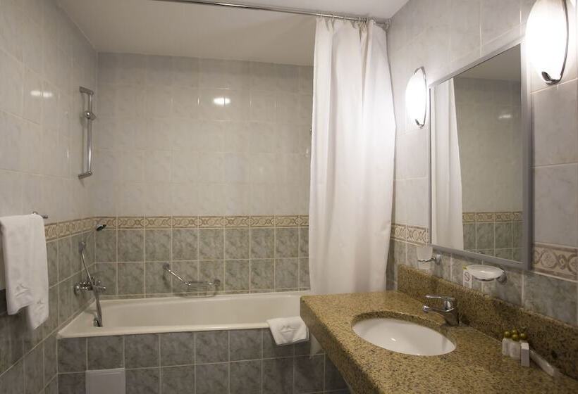 هتل Atyrau Dastan