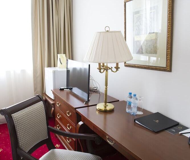 هتل Atyrau Dastan