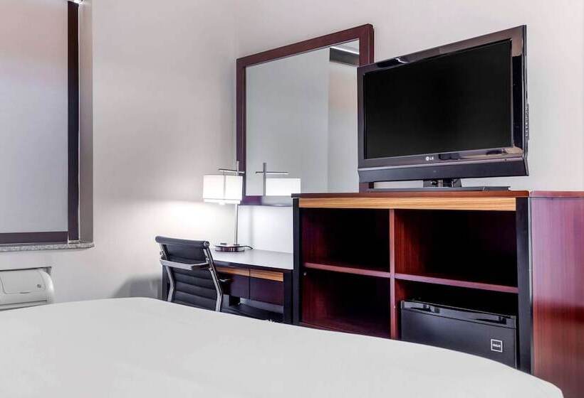 Avion Inn Near Lga Airport, Ascend Hotel Collection