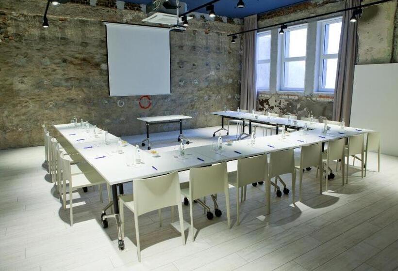 هتل Catalonia Berlin Mitte