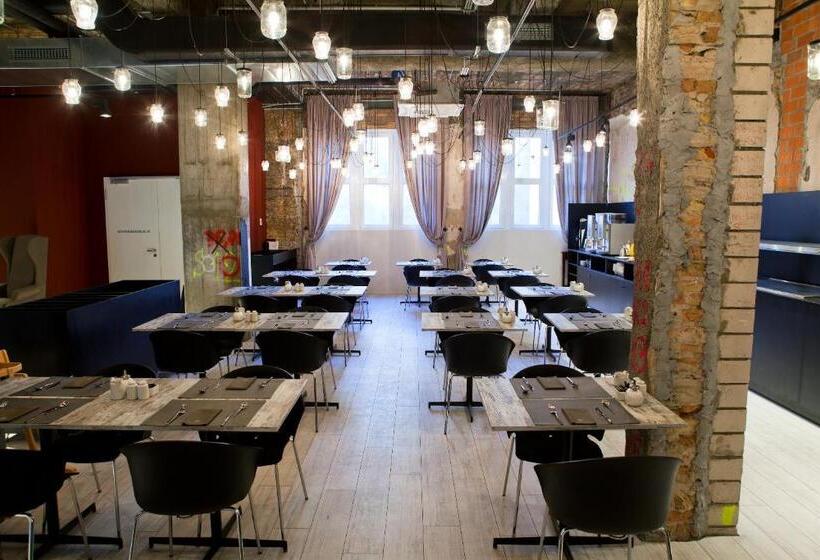 هتل Catalonia Berlin Mitte