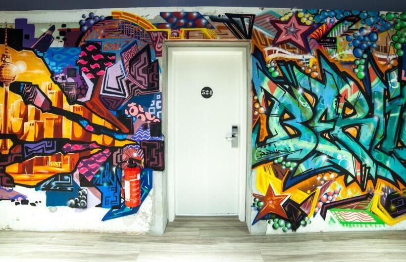 هتل Catalonia Berlin Mitte