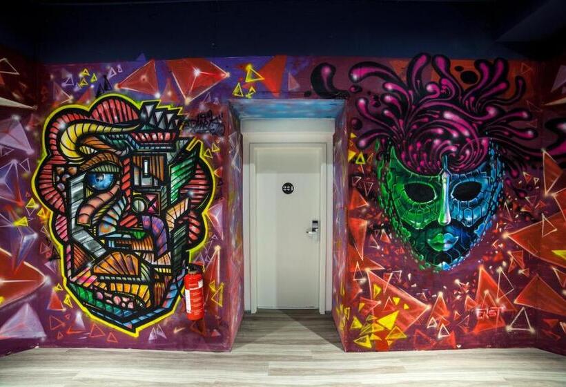 هتل Catalonia Berlin Mitte