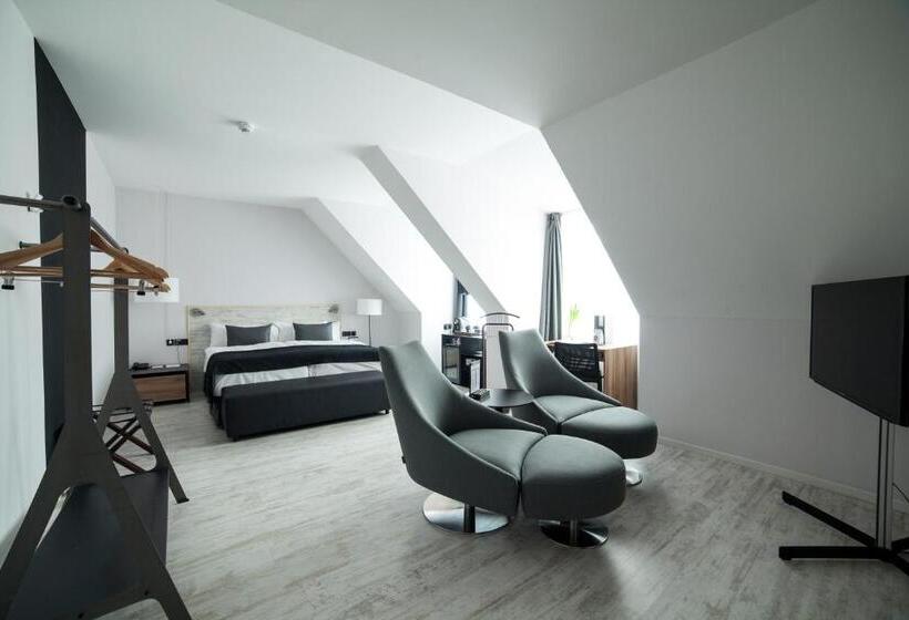 هتل Catalonia Berlin Mitte