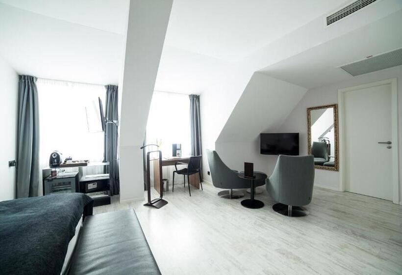 هتل Catalonia Berlin Mitte