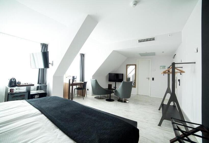 هتل Catalonia Berlin Mitte