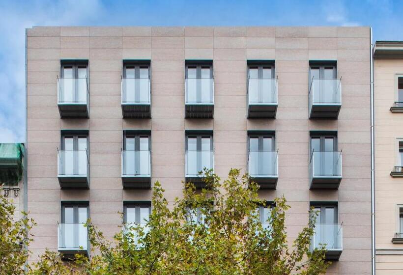 هتل Catalonia Square 4* Sup