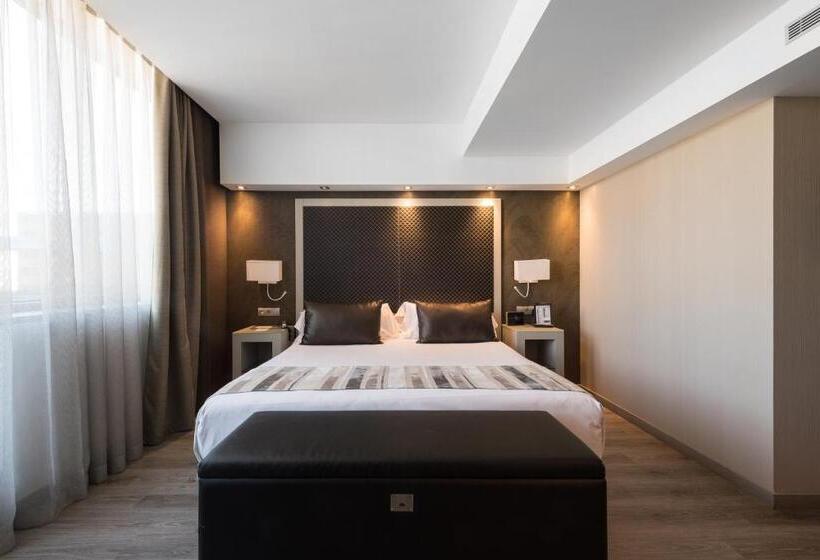 هتل Catalonia Square 4* Sup