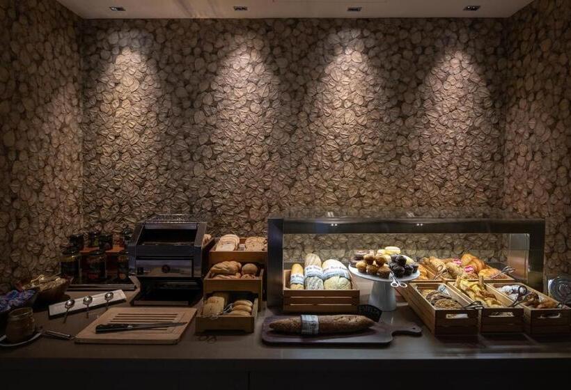 هتل Catalonia Square 4* Sup