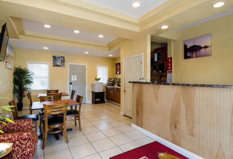 酒店 Econo Lodge By Choice Cape Cod