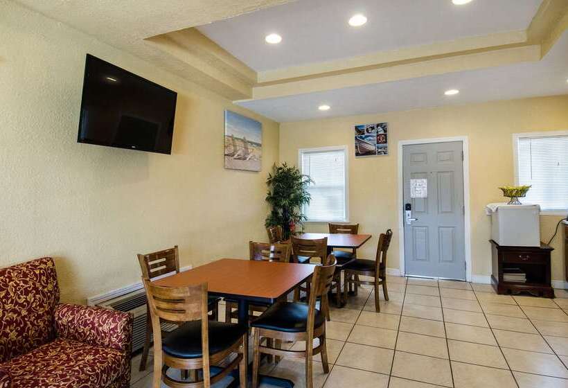 酒店 Econo Lodge By Choice Cape Cod