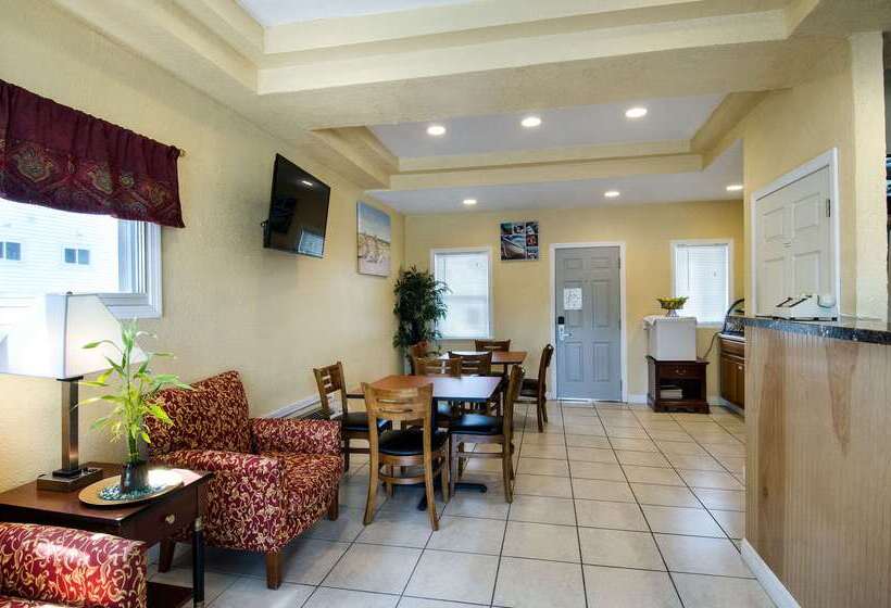 酒店 Econo Lodge By Choice Cape Cod