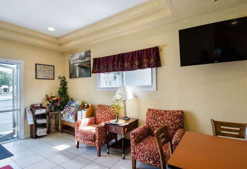 酒店 Econo Lodge By Choice Cape Cod