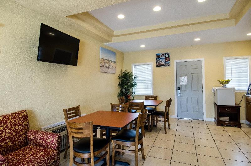 酒店 Econo Lodge By Choice Cape Cod