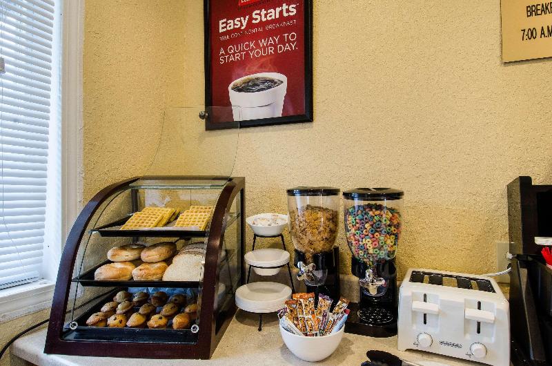 酒店 Econo Lodge By Choice Cape Cod