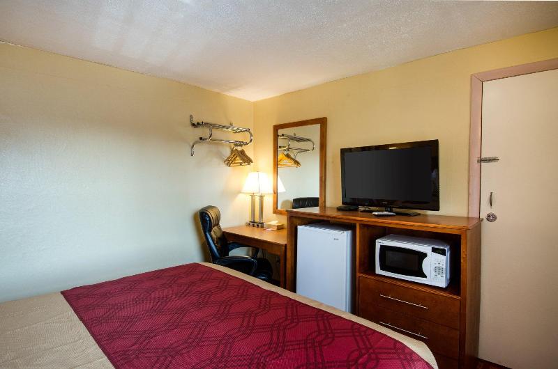 酒店 Econo Lodge By Choice Cape Cod