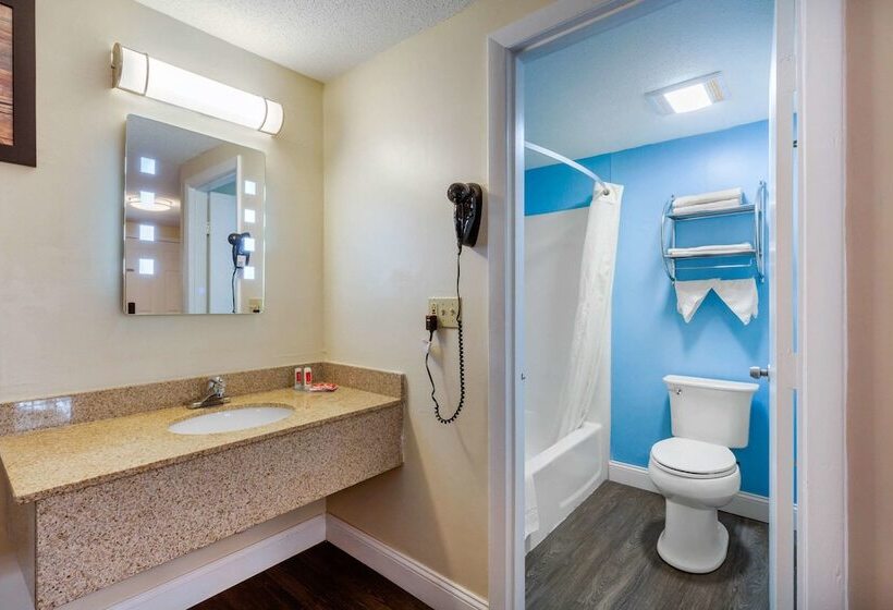 酒店 Econo Lodge By Choice Cape Cod