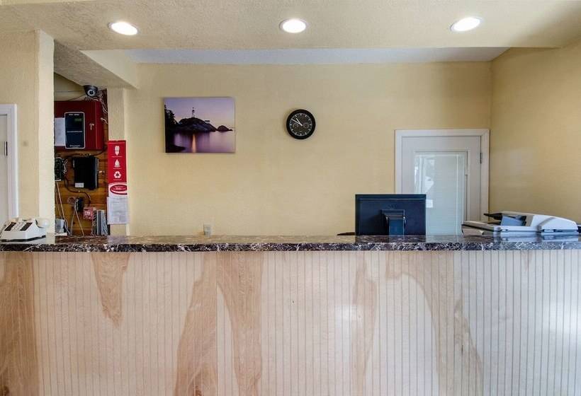 酒店 Econo Lodge By Choice Cape Cod