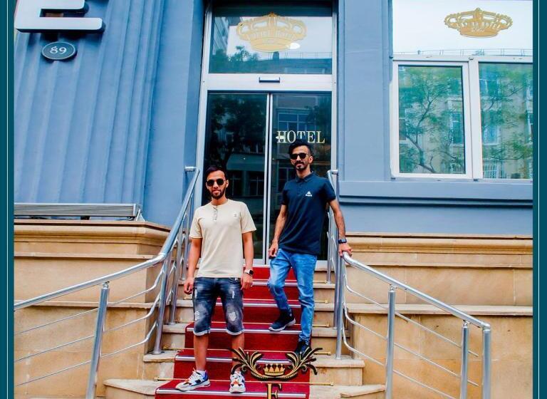 هتل Empire Business Baku