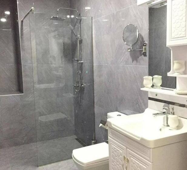 هتل Empire Business Baku