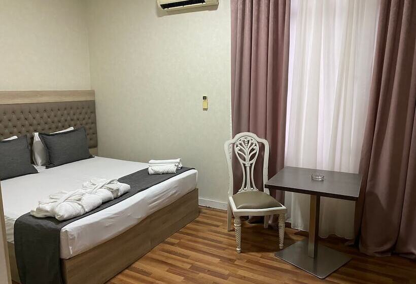 هتل Empire Business Baku