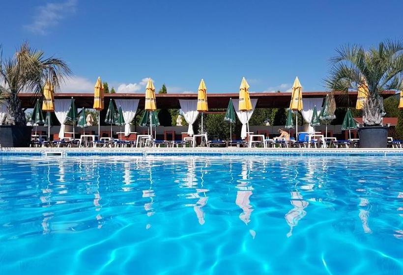 בית מלון כפרי Garden Club