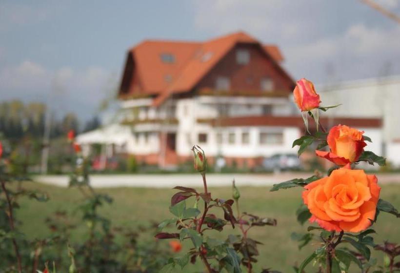 בית מלון כפרי Garden Club