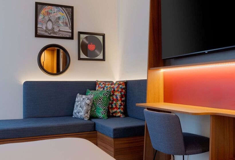 Отель Hampton By Hilton London Waterloo