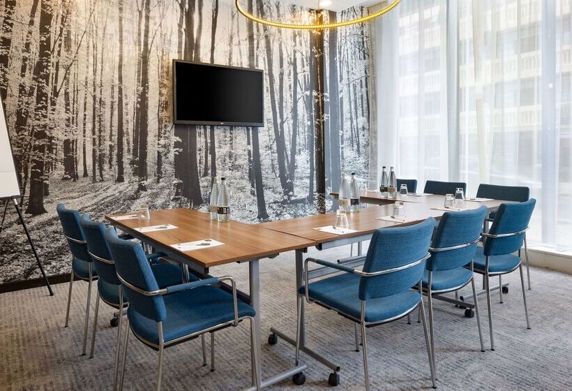 هتل Hampton By Hilton London Waterloo