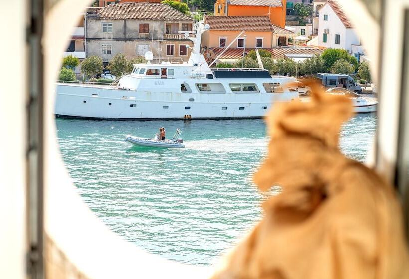 Heritage Hotel Tisno