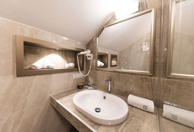 Heritage Hotel Tisno