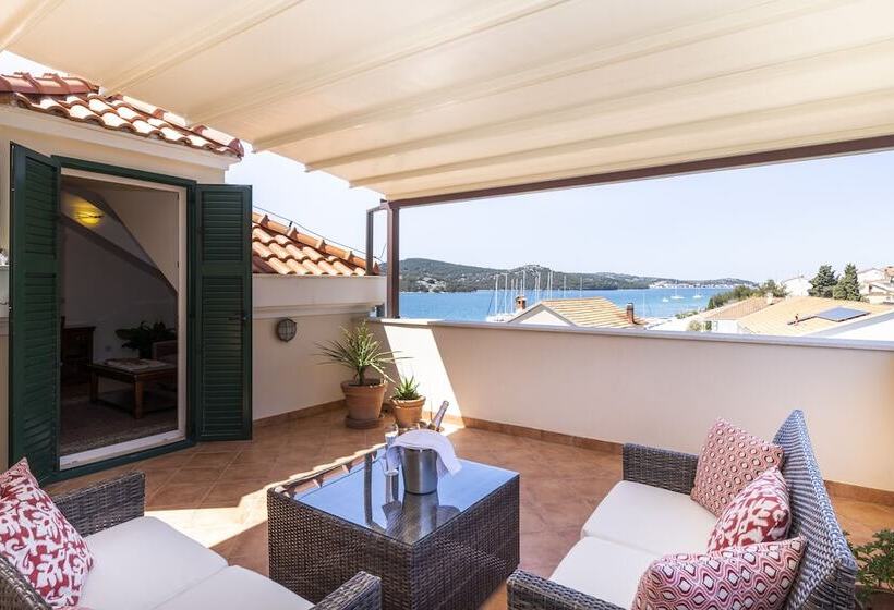 Heritage Hotel Tisno