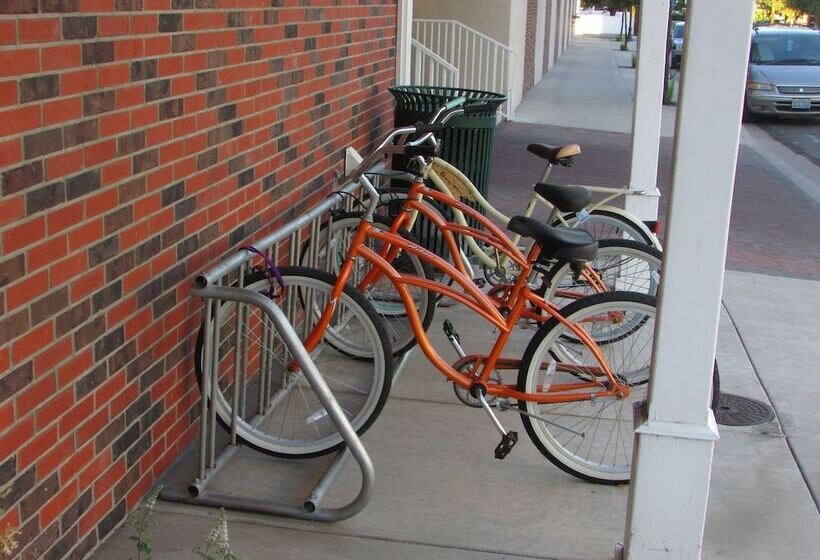 فندق Historian Inn