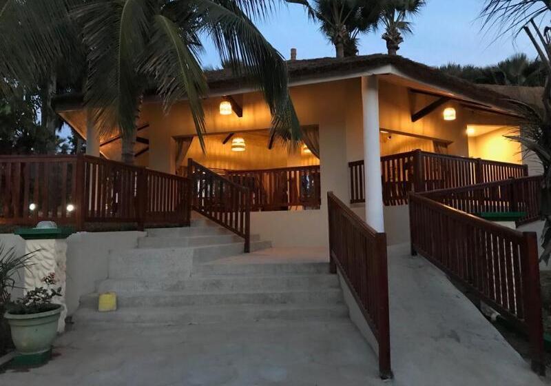 هتل Holiday Beach Club