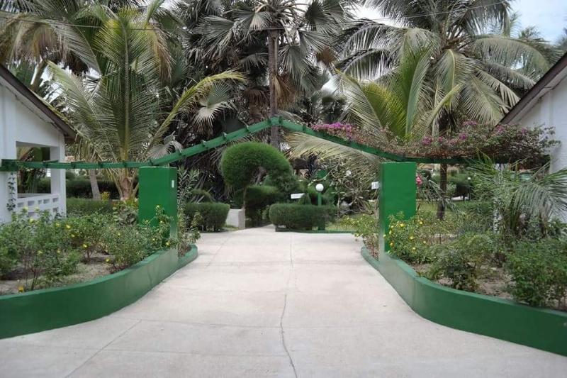 هتل Holiday Beach Club