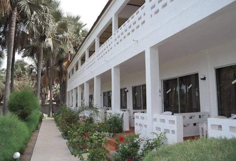 هتل Holiday Beach Club