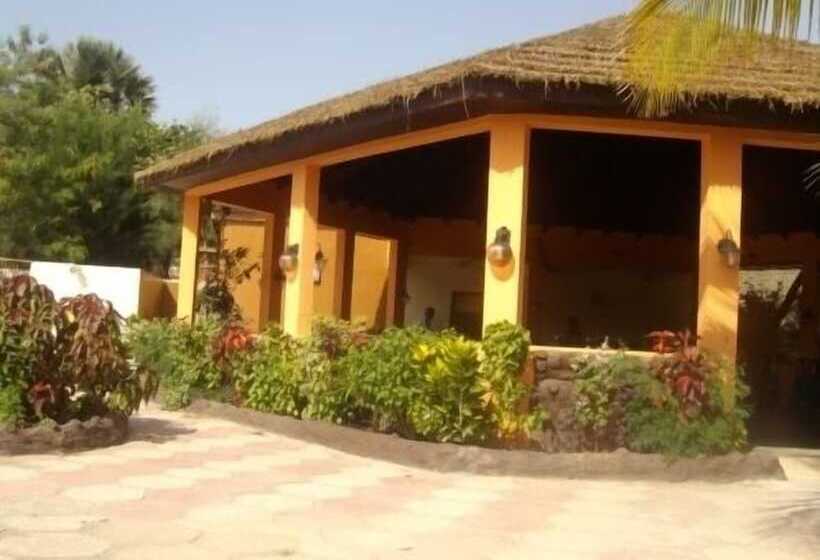 هتل Holiday Beach Club