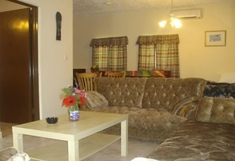 هتل Holiday Beach Club