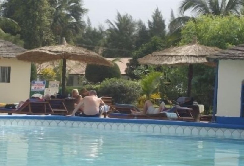 هتل Holiday Beach Club