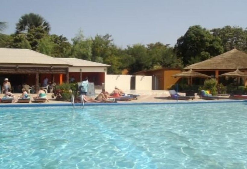 هتل Holiday Beach Club