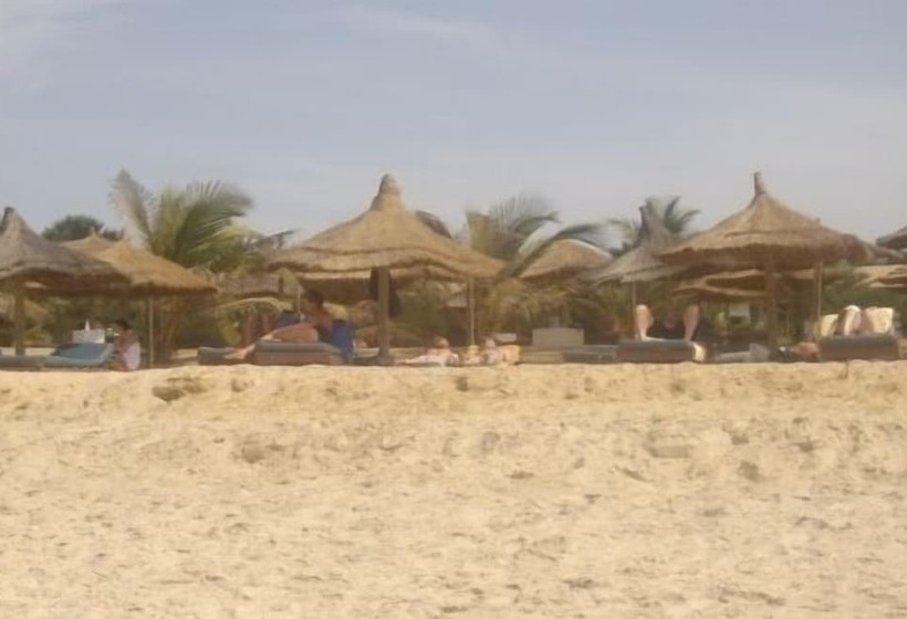 هتل Holiday Beach Club