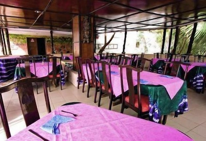 هتل Holiday Beach Club