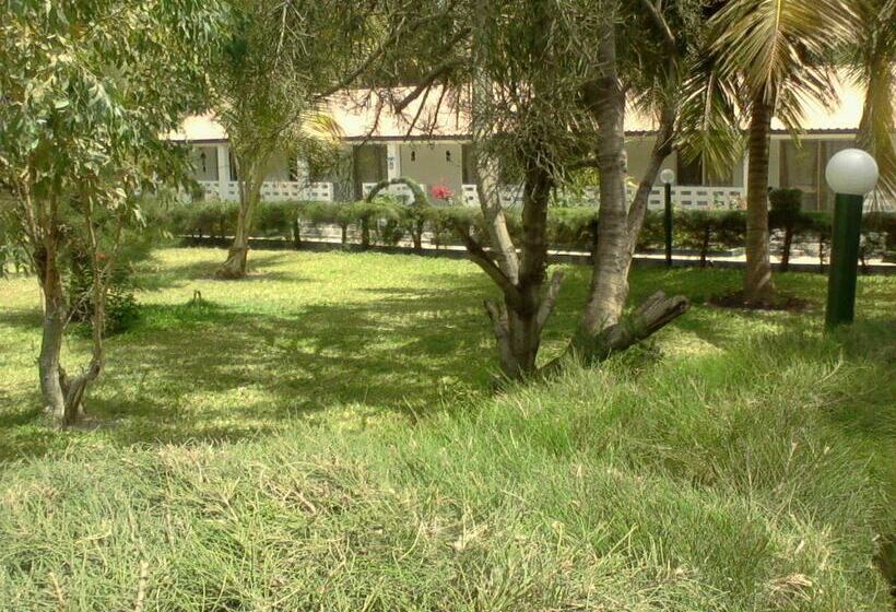 هتل Holiday Beach Club