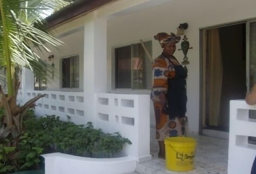 هتل Holiday Beach Club