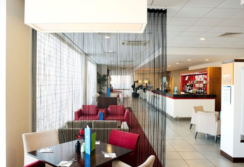 هتل Holiday Inn Express Rotherham North By Ihg