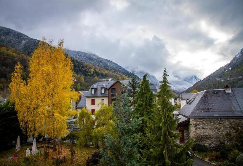 ホテル Hôtel Mir