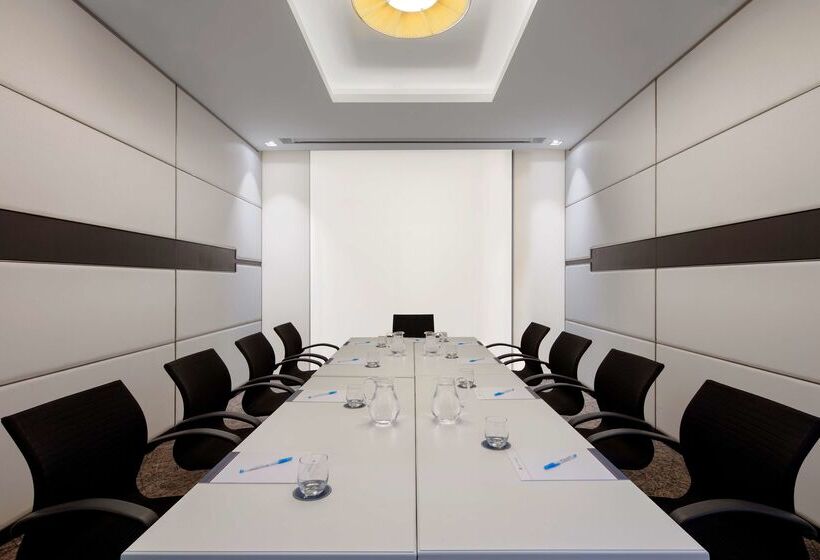 هتل Hyatt Place Dubai Al Rigga