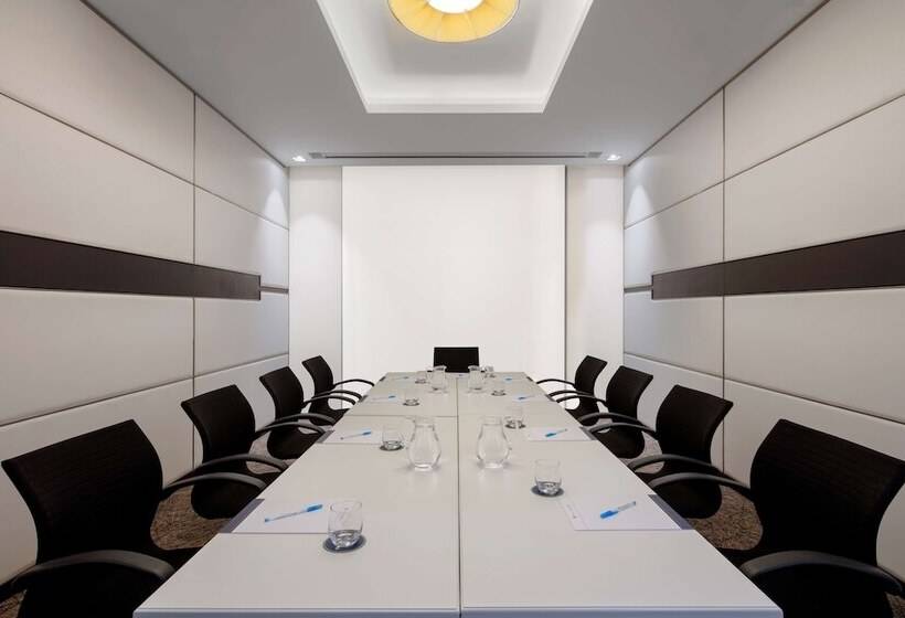 هتل Hyatt Place Dubai Al Rigga