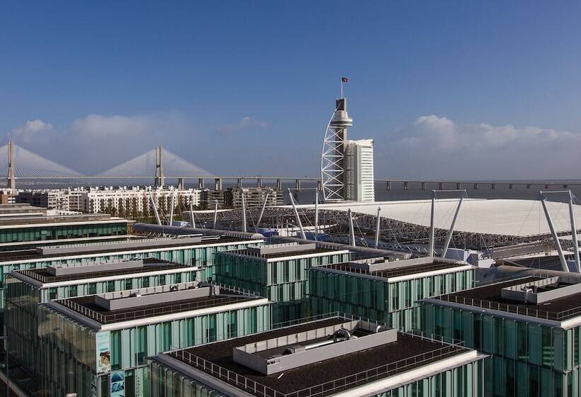 هتل Ibis Lisboa Parque Das Nações